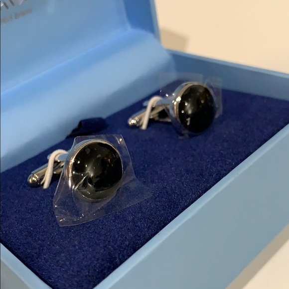 Newbridge silverwear black round cufflinks - Picture 1 of 3